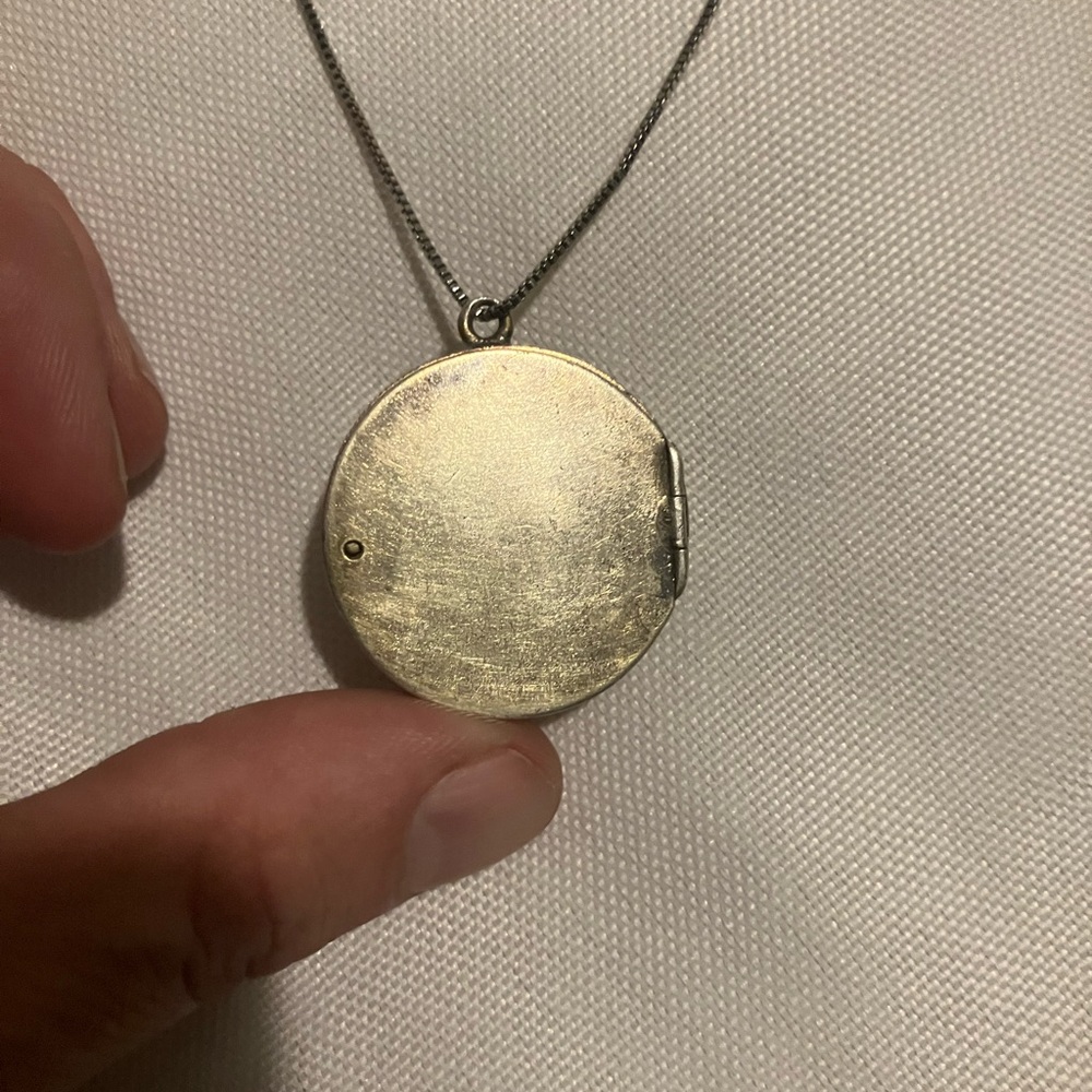 Antique 1906 Punched Half Dollar Locket on Sterling Silver Chain - Picture 4 of 6